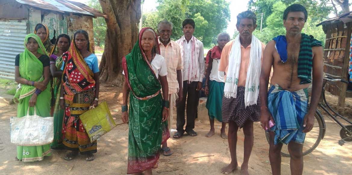 3 दिनों से सचिव नदारद, राशन कार्ड नवीनीकरण के लिए भटक रहे ग्... - CG Sandesh