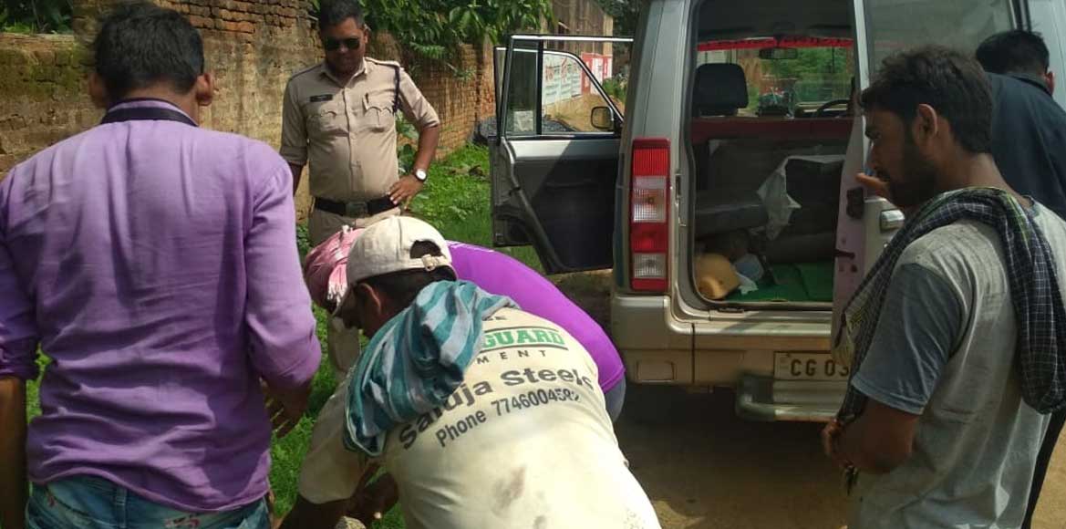 112 बनी संजीवनी ! घायलों से लेकर शराब प्रेमिओं को भी पहुँचा ... - CG Sandesh