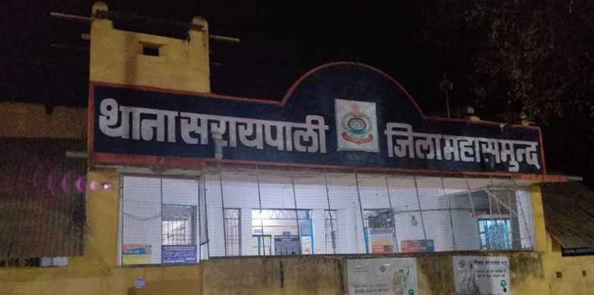 घर के सामने रखी मोटरसायकल हुई चोरी.  - CG Sandesh