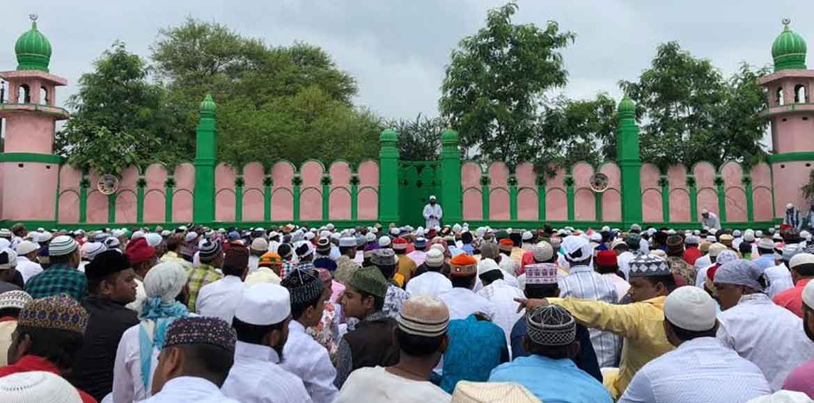 हर्षोल्लास के साथ मनाया गया ईद-उल-अज्हा, पूरे देश के लिए मां... - CG Sandesh