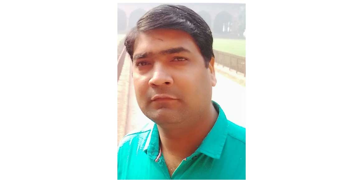 विद्यालय में नवाचार तरीक़े से अध्यापन कराने वाले शिक्षक प्रेम... - CG Sandesh