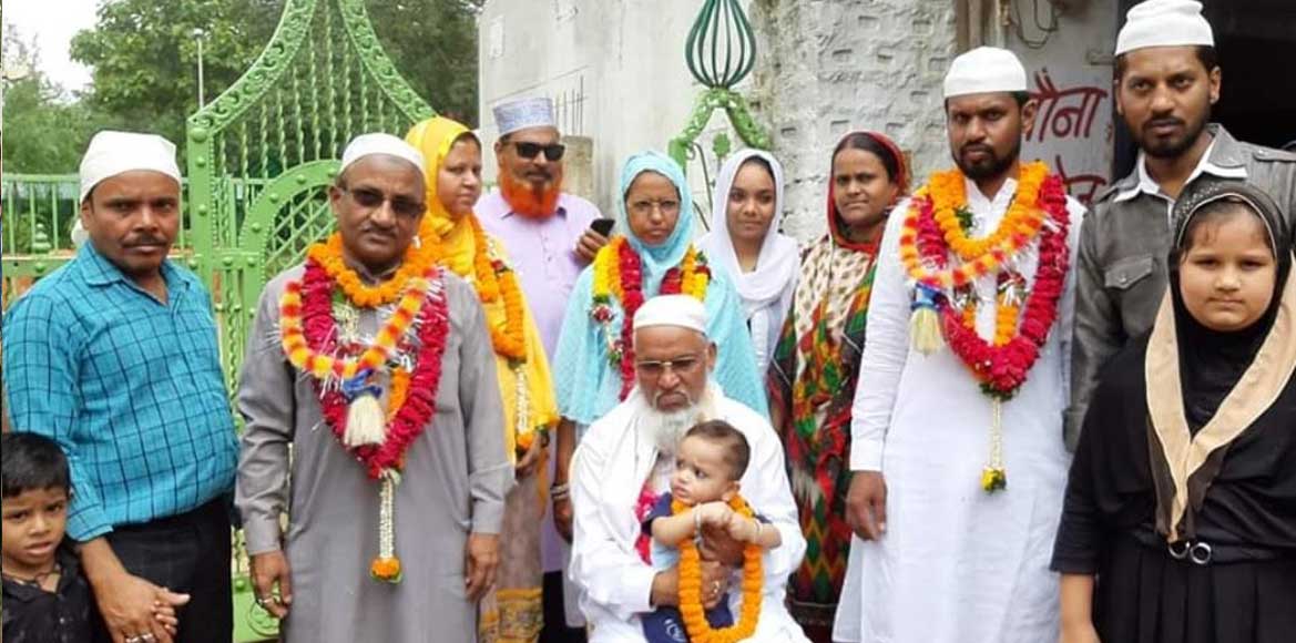 दो परिवारों से 7 सदस्य हज के लिए हुए रवाना - CG Sandesh