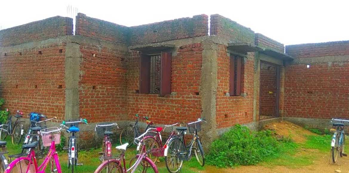 राशि के अभाव में 7 वर्ष से अधूरा है लुकापारा का मिडिल स्कूल - CG Sandesh