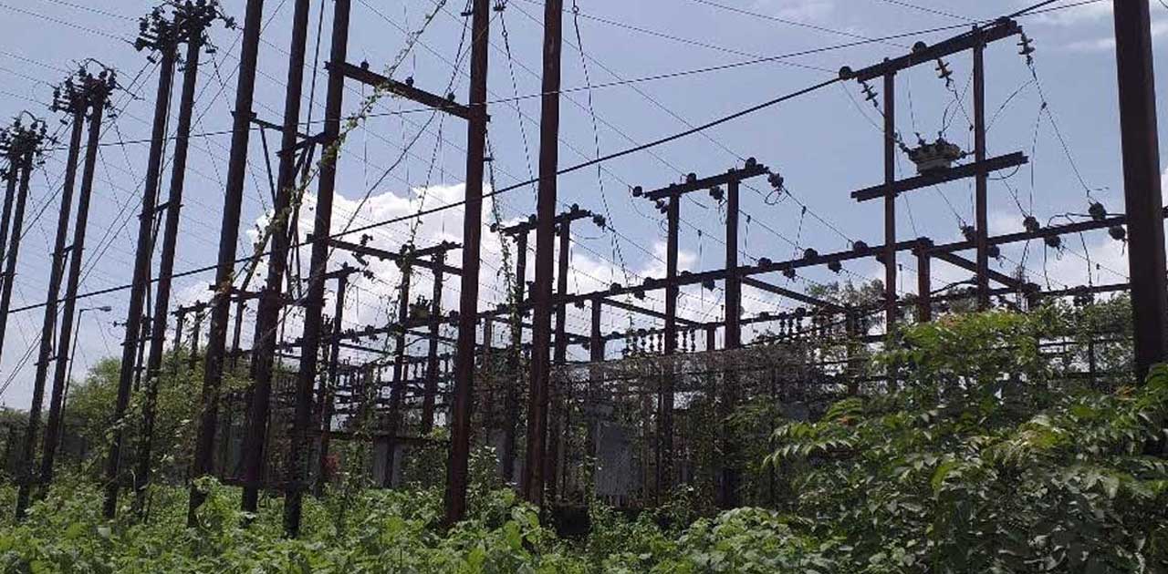बकायादारों  नहीं दी राशि तो विभाग ने काट दी पुरे गाँव की बिज... - CG Sandesh