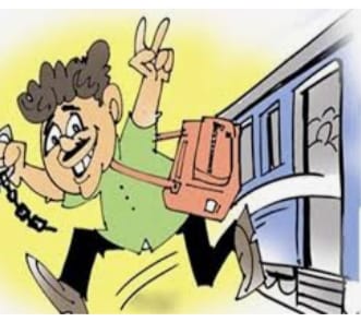 छत्तीसगढ़:यात्री को केले में बेहोशी की दवा खिलाकर चलती ट्रेन में लूट की वारदात...लाखों रुपए की सोने की चैन लेकर फुर्र..