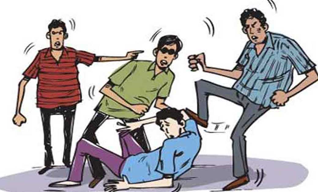 शराब के नशे में मारपीट.