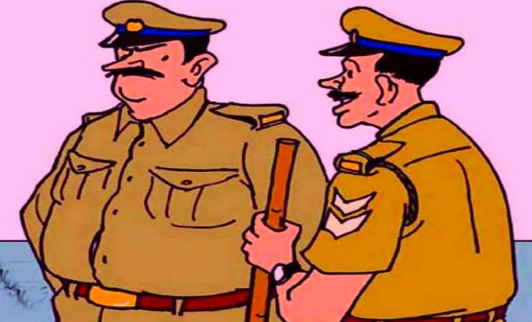 सार्वजनिक जगह पर पी रहे थे शराब, पुलिस ने किया मना तो की मारपीट.