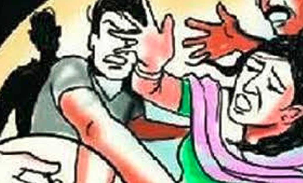 मेरे पास मोबाईल नही है कहने पर माँ बेटा के साथ  मारपीट - CG Sandesh