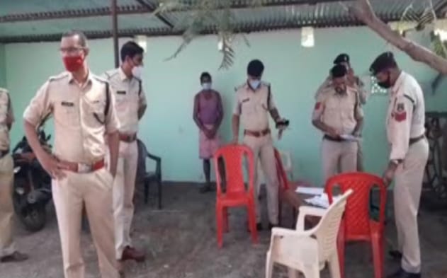 छत्तीसगढ़  : घर में घुसकर 5 हथियार बन्द लोगों ने की डकैती, ला... - CG Sandesh