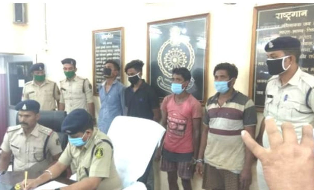 जिंदल के डिप्टी मैनेजर से मारपीट और लूटपाट करने वाले 2 आरोपीयों को पुलिस ने किया गिरफ्तार.. 03 की तलाश जारी जल्द होंगे सलाखों के पीछे...
