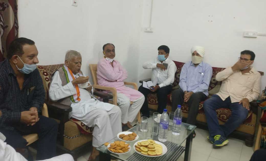 मुख्यमंत्री भूपेश बघेल के पिता नन्द कुमार बघेल  का बसना में ... - CG Sandesh