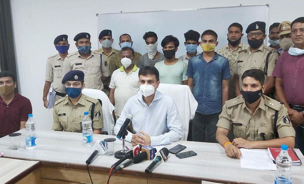 ऑपरेशन 65 को मिली सफलता  पाकिस्तानी सरगना के साथ मिलकर ठगी क... - CG Sandesh