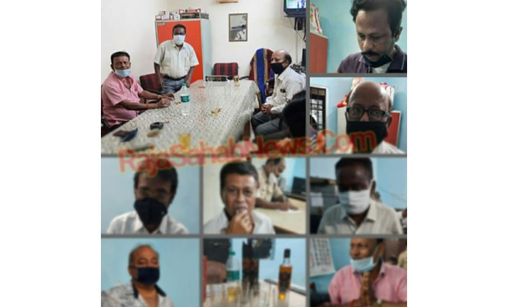 ज्ञान के  मंदिर में जाम छलकाते मिले शिक्षक...!दुर्गा समिति क... - CG Sandesh