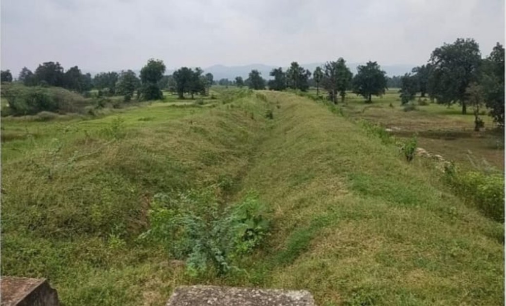 छत्तीसगढ़:-15 साल से नहर में नहीं आया पानी, मगर मेंटेनेंस के नाम पर करोडों के टेंडर हो गए...भ्रष्टाचार की नदी बहाने की दास्तान छतीसगढ़ के इस जिले में..! शिकायत पर कलेक्टर ने रुकवाया काम...