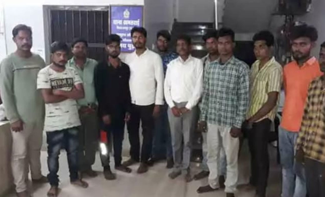 छत्तीसगढ़ एक ही दिन में, एक ही क्षेत्र में 12 सटोरियों को पुलिस ने लिया चंगुल में..69 हजार नगदी के साथ सटोरिये गिरफ्तार....छत्तीसगढ़ पुलिस की का ख़ौफ़ से थर्राये सटोरी..