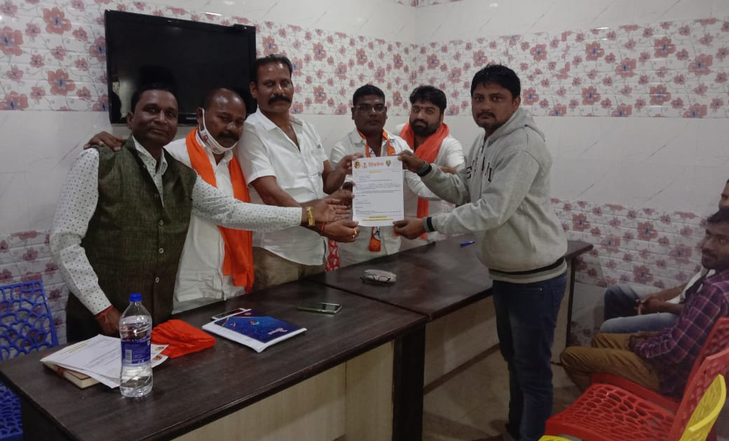 शिव सेना की बैठक संपन्न : शिव सेना को मजबूत बनाने, गांव गांव... - CG Sandesh