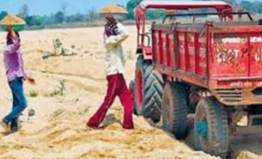 ग्रामसभा की मंजूरी नहीं इसलिए रेत खदानों की रुक गई नीलामी .. रायगढ़, खरसिया, पुसौर बरमकेला की 21 खदानों नीलामी के लिए एसडीएम कराएंगे ग्रामसभा..नीलामी के पश्चात कीमतों में आएगी कमी.. पढ़िए 21 खदानों की जानकारी..