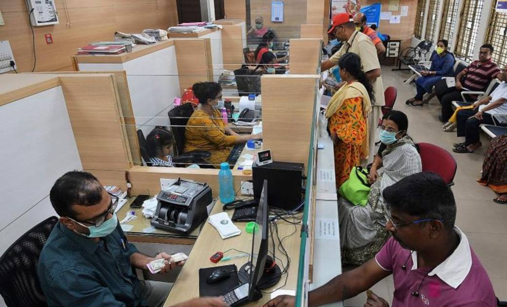 हाथ का कमाल देख हैरान हुए लोग,  2 मिनट से भी कम समय में हल क... - CG Sandesh