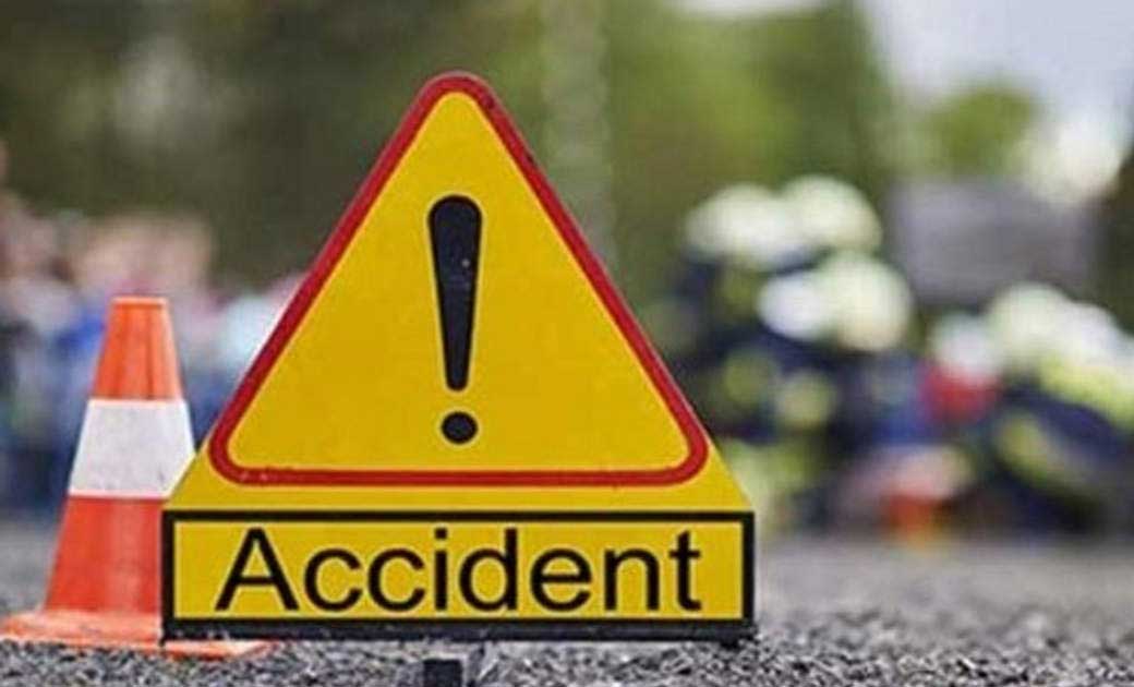 खडी ट्रक के पीछे टकरा जाने से चालक की मौत - CG Sandesh