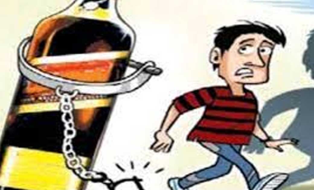 डूमरपाली से 10 लीटर कच्ची महूआ शराब जप्त - CG Sandesh