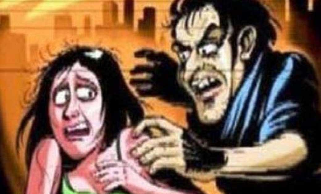 तु कौन होती है गाली देने से मना करने वाली कहकर की मारपीट.