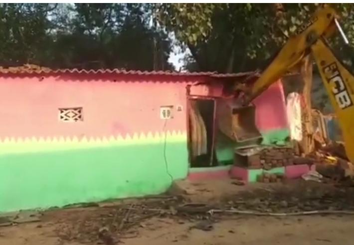 8 लोगो के अवैध कब्जो पर राजस्व विभाग और नगर पंचायत बसना ने च... - CG Sandesh