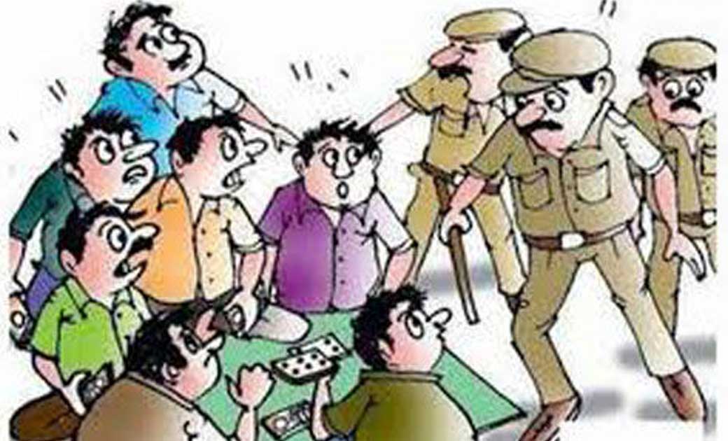 05 जुआरियो को रंगे हाथो पकड़ा गया.