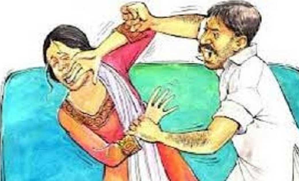 महिला के घर अंदर जबरदस्ती घुसकर गाली गलौच व जान से मारने की धमकी.