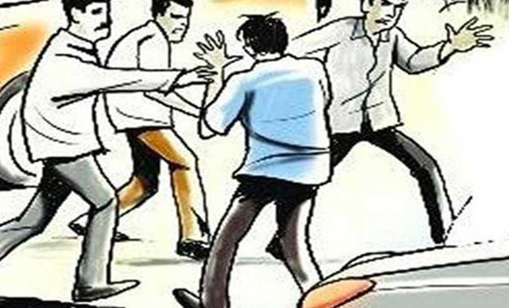 रिपोर्ट कराने साथ मे क्यों गयी थी कहकर चार व्यक्तियों ने की ... - CG Sandesh