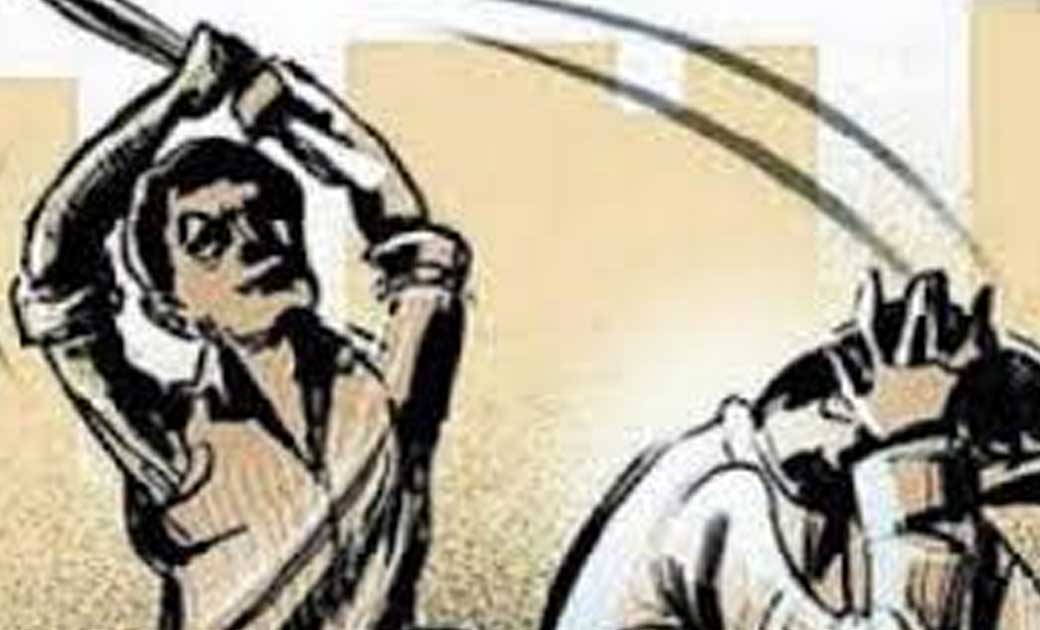 शराब की नशे में पुरानी रंजिश को लेकर हसिया से हमला