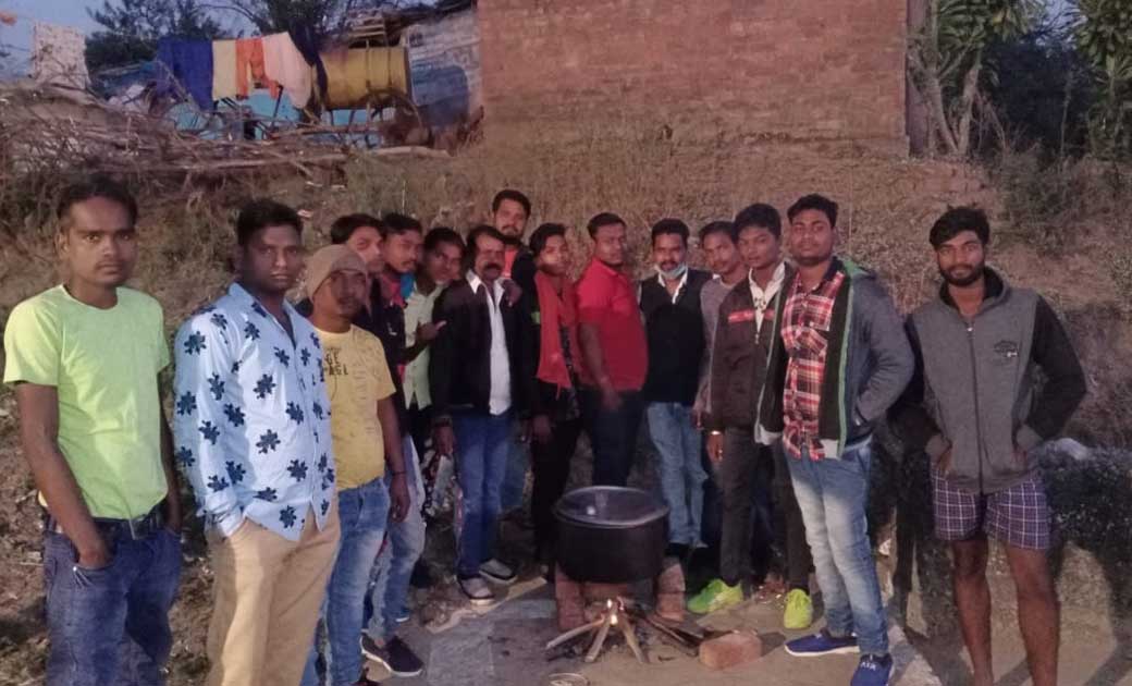 कार्तिक पूर्णिमा पर दीपों से जगमगा उठी जेलपारा-कयाघाट के तट.... - CG Sandesh