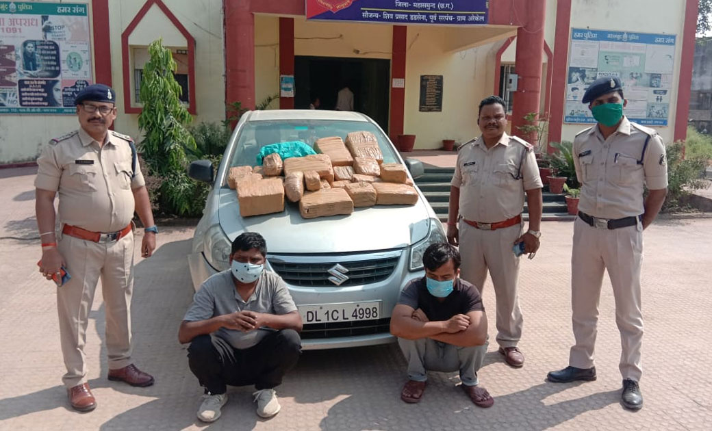 बसना थाना के सामने नाका बंदी करते हुए पुलिस ने  अंतर्राज्यीय... - CG Sandesh