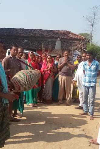जिला पंचायत महासमुंद क्षेत्र क्र.11 के उम्मीदवार नोविना अमृत... - CG Sandesh