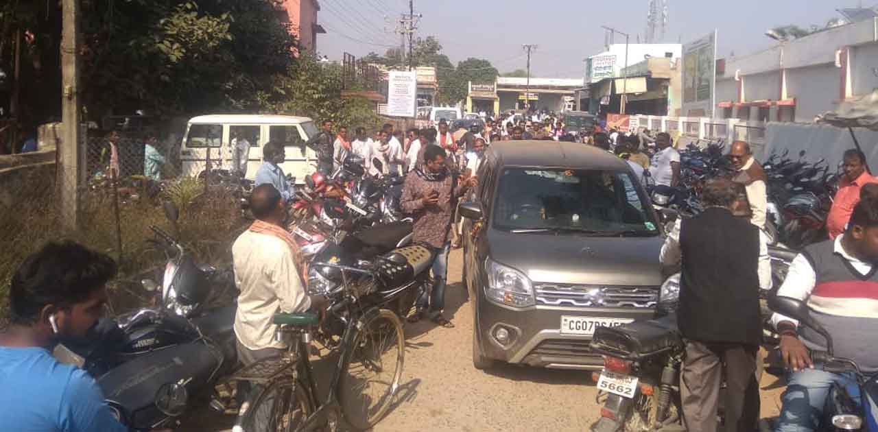 पंच, सरपंच, जनपद सदस्यो के लिए दावा आपत्ति करने जुटी भीड़, पा... - CG Sandesh