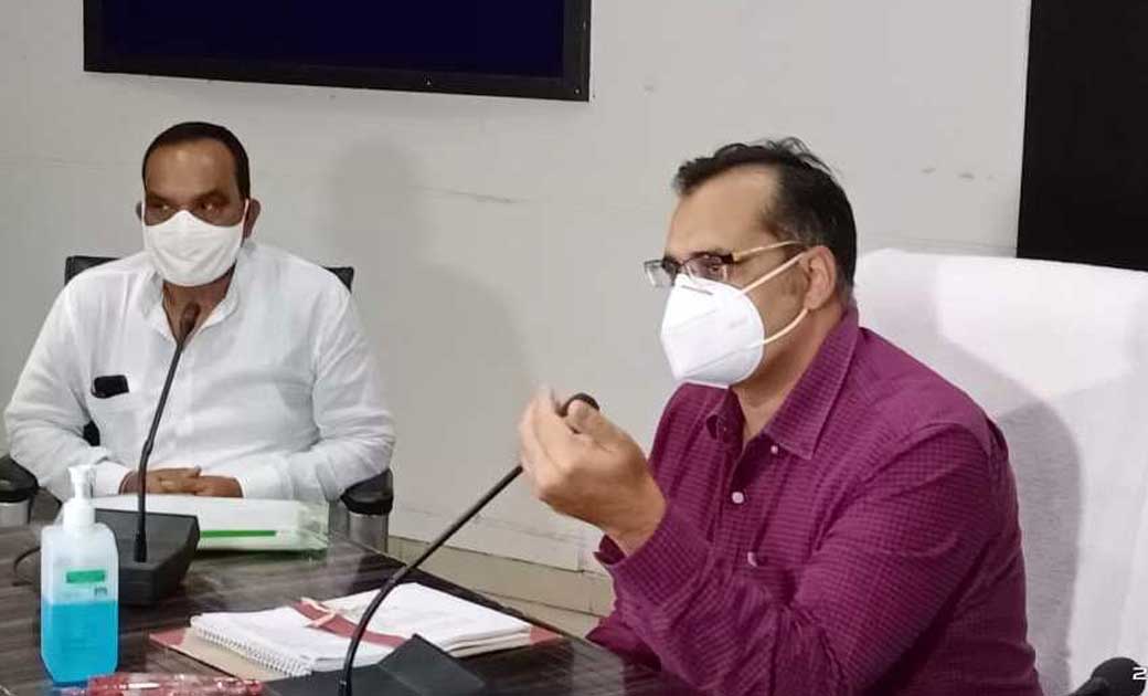 सार्वजनिक स्थानों पर मास्क/फेस कवर पहनना जरूरी....उल्लंघन पर लगेगा जुर्माना...
