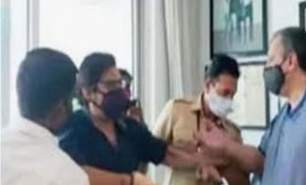 सुप्रीम कोर्ट ने अर्णब गोस्वामी को दी गिरफ्तारी से राहत, महाराष्ट्र सरकार को जारी की नोटिस...पूछा- आप किसी को कैसे धमका सकते हैं ?