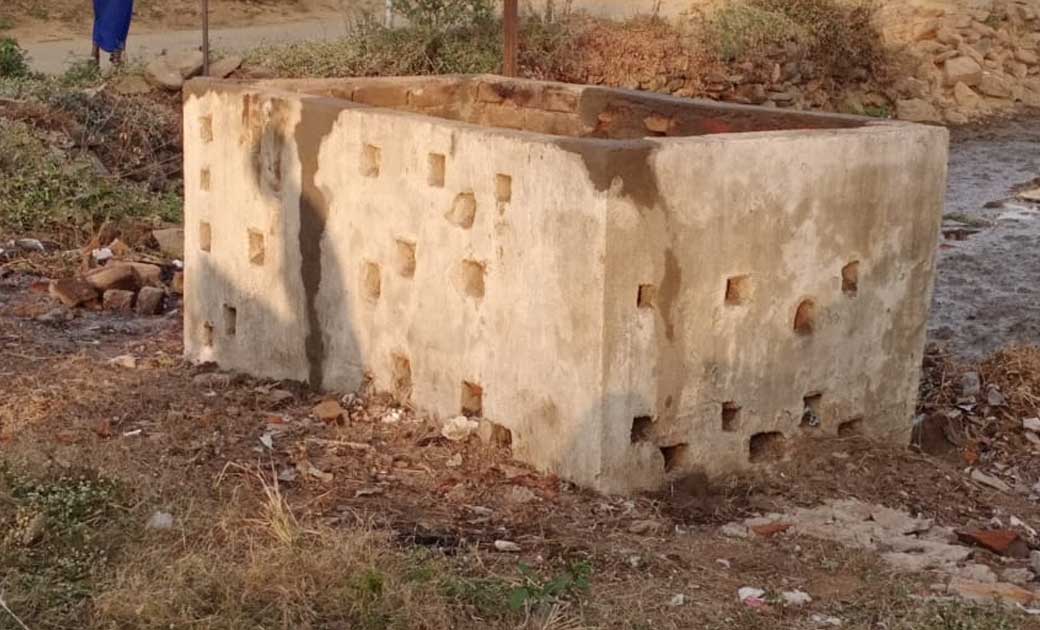 खबर लगने  के बाद करनापाली सरपँच सचिव आए हरकत में, किया गया न... - CG Sandesh