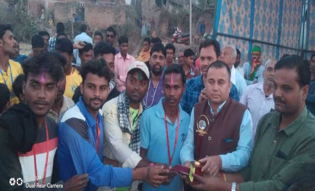 स्टार इलेवन क्रिकेट क्लब अमरकोट द्वारा आयोजित टेनिस बाल क्रि... - CG Sandesh