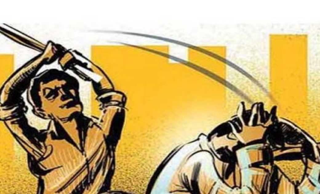 बसना : पुराना विवाद को लेकर लकड़ी फाडने वाले कुदाल से हमला.