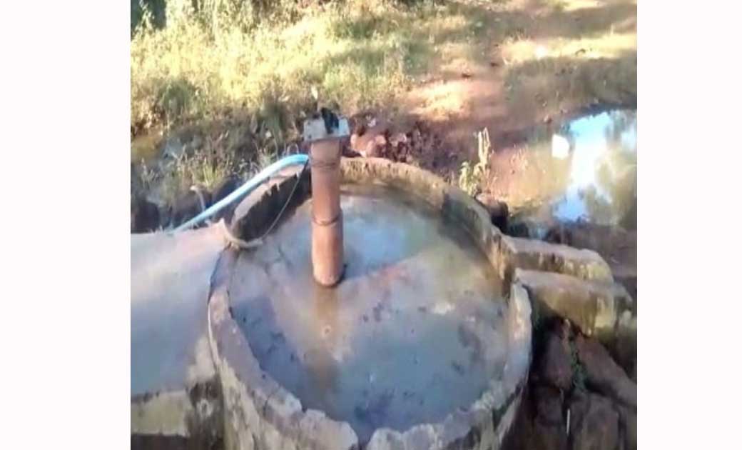 40 परिवार द्वारा उपयोग किये जाने वाले बोरिंग में दबंग व्यक्ति का कब्ज़ा.