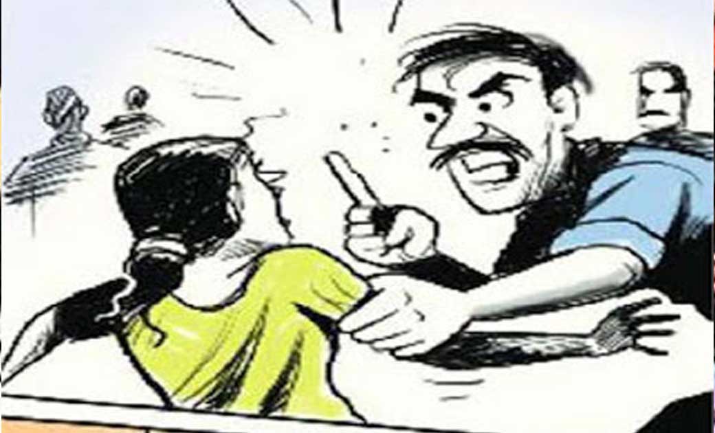 महासमुंद : विवाद झगडा करने से मना करने पर बेटे ने माँ से की मारपीट.
