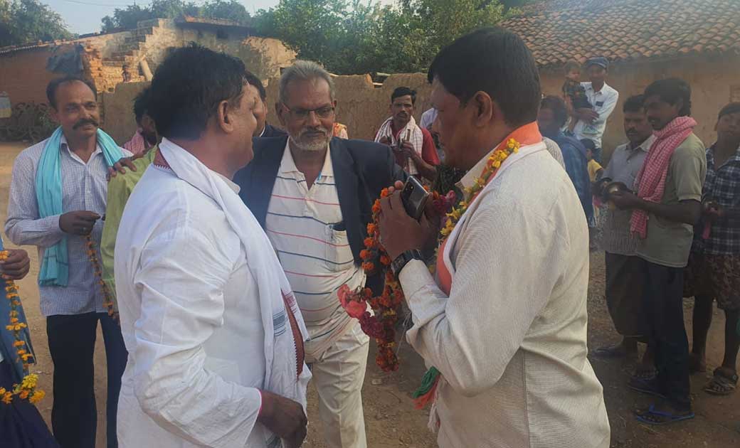 सरायपाली  : रिमजी में सी.सी. रोड निर्माण का लोकार्पण और डोंग... - CG Sandesh