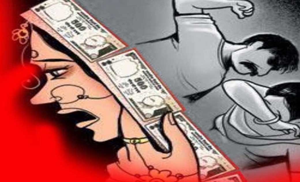 दहेज की मांग को लेकर ससुराल वालों ने जान से मारने की नियत से महिला से की मारपीट, बेहोश होकर पहुंची अस्पताल.
