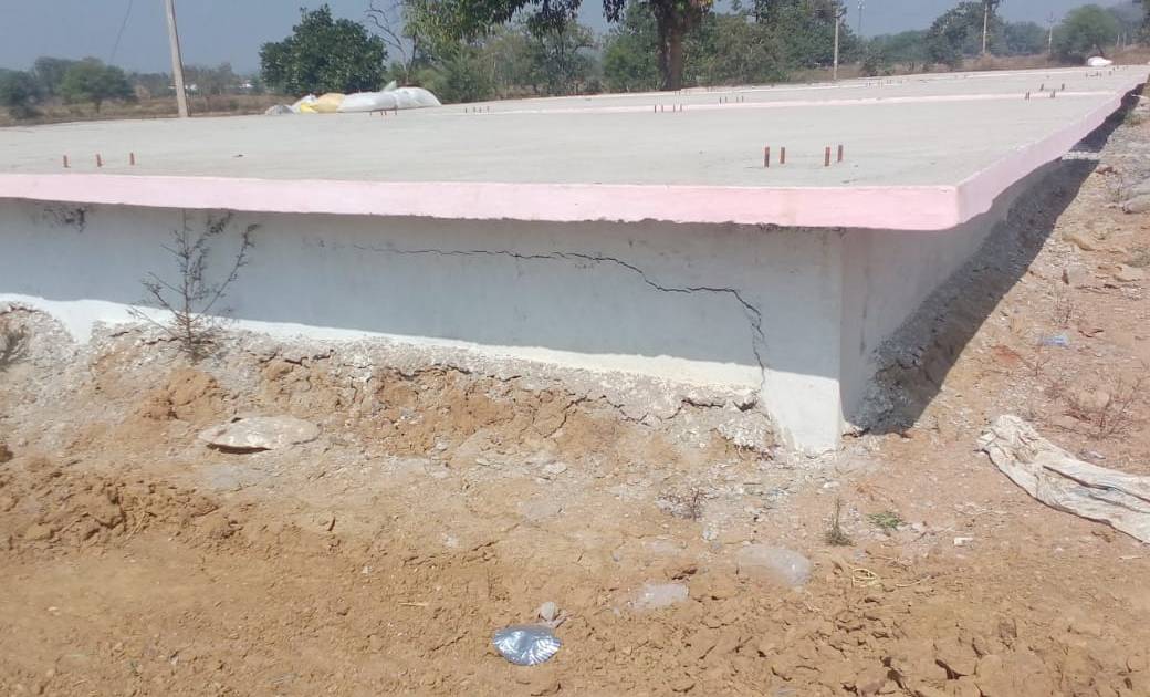 उपयोग के पहले ही लाखों रु के लागत से बने धान खरीदी केंद्र मे... - CG Sandesh