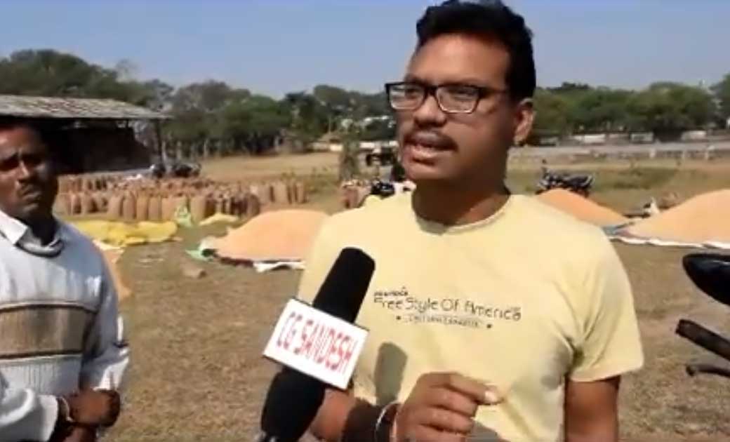 किसान अपने वास्तविक धान बेचने वांछित, सिंघनपुर के पटवारी पर ... - CG Sandesh