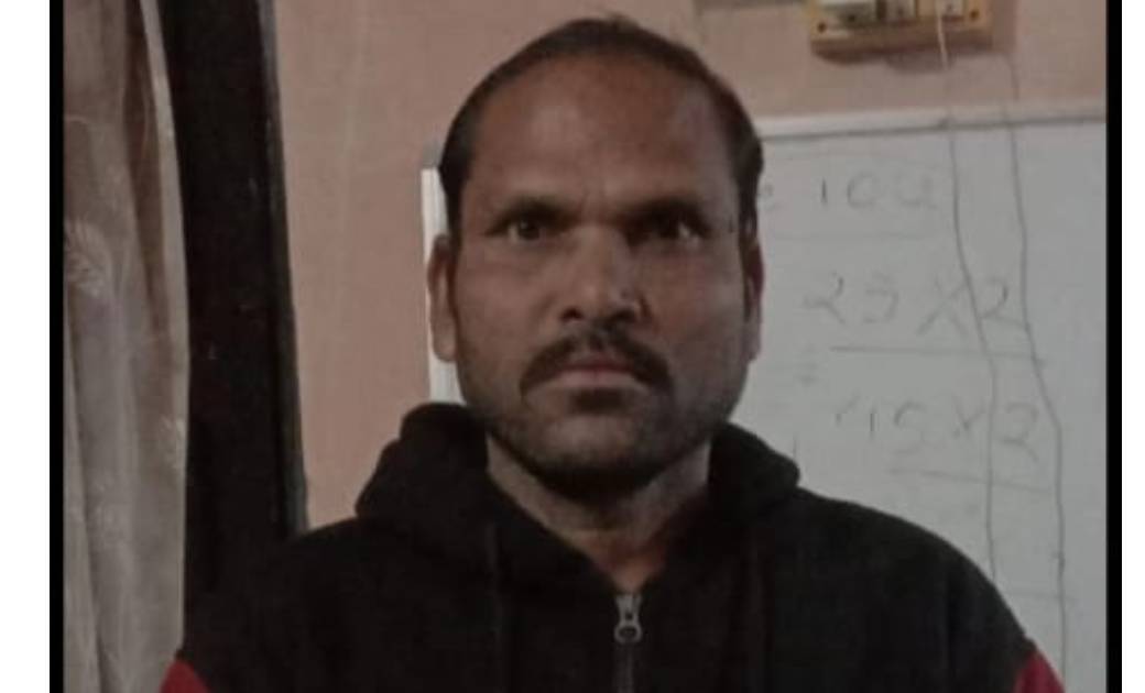 महज 4 घण्टे में छत्तीसगढ़ का एक चपरासी बन गया करोड़पति ड्रीम इलेवन फैंटसी में चपरासी ने जीता 1 करोड़... इंडिया-ऑस्ट्रेलिया के मैच में मिला इनाम...
