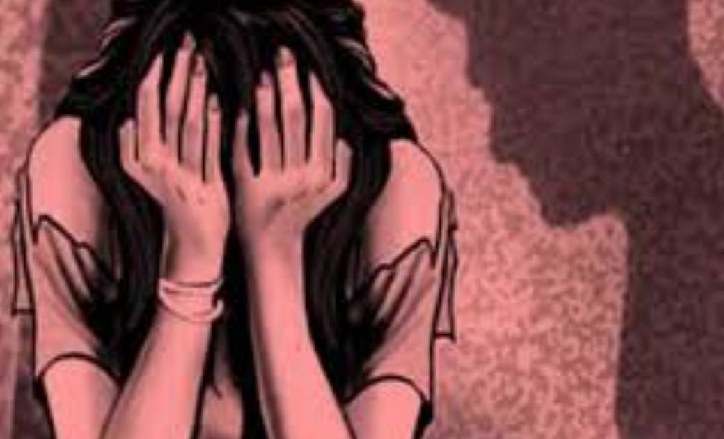 योगा गुरु के ऊपर अपराध दर्ज... योग सिखाने वाले युवक ने शादी का झांसा देकर किया महिला से दुष्कर्म ! दो दिन बाद योगा गुरु की होने वाली थी शादी ..