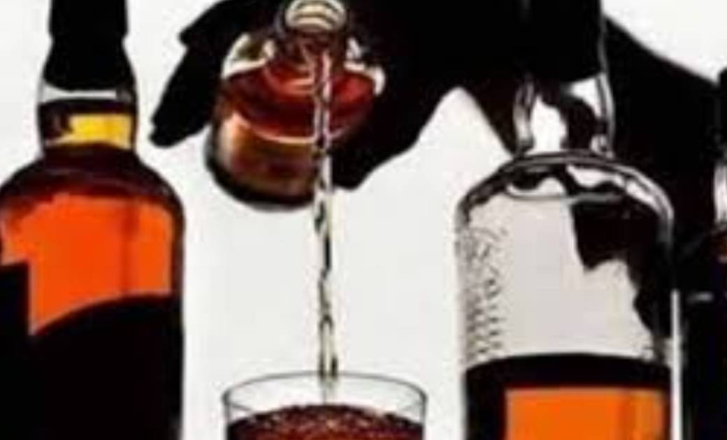 महंगी शराब में मिलावट की शिकायत पर आबकारी आयुक्त ने शनिवार क... - CG Sandesh