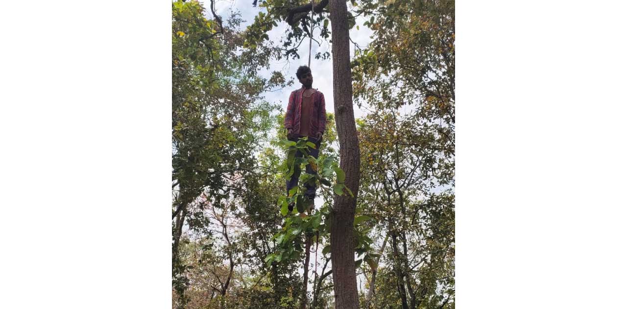 युवक ने फांसी लगाकर कर ली आत्महत्या - CG Sandesh