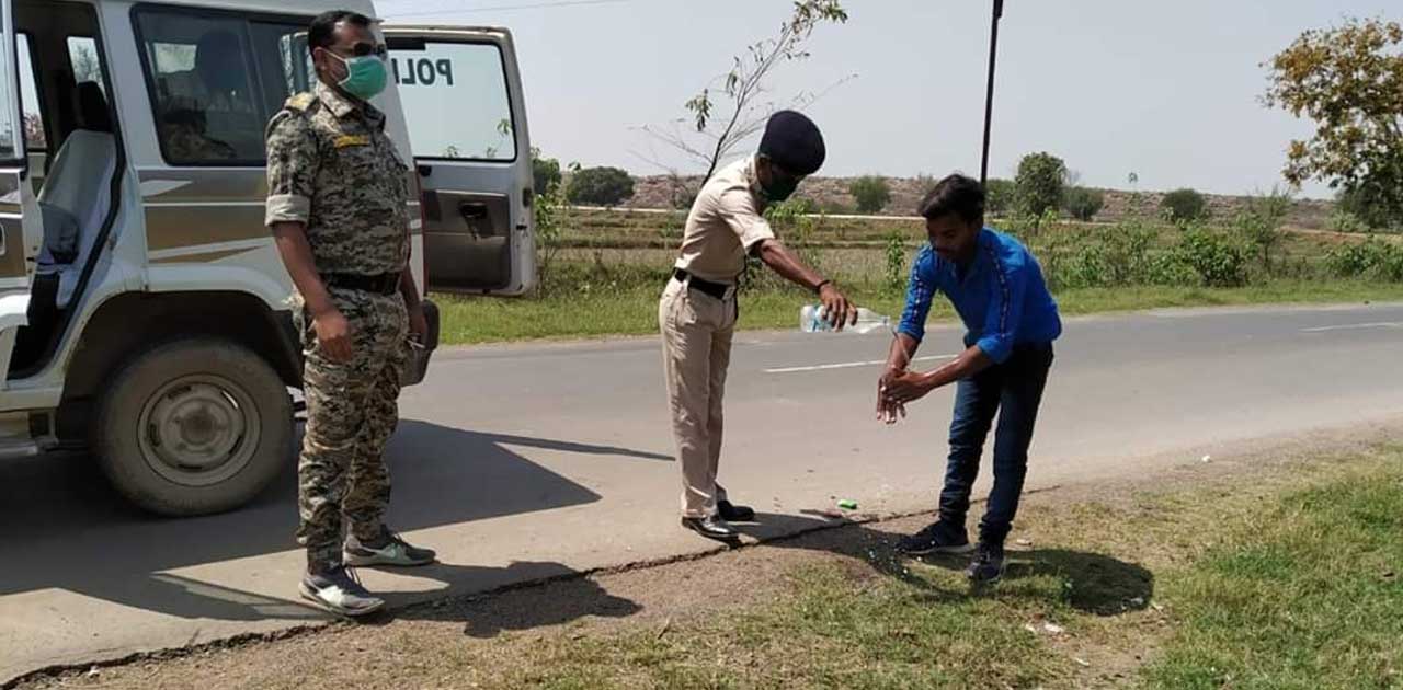 लॉकडाउन के वजह से सरायपाली से बरमकेला पैदल जा रहा था युवक, प... - CG Sandesh